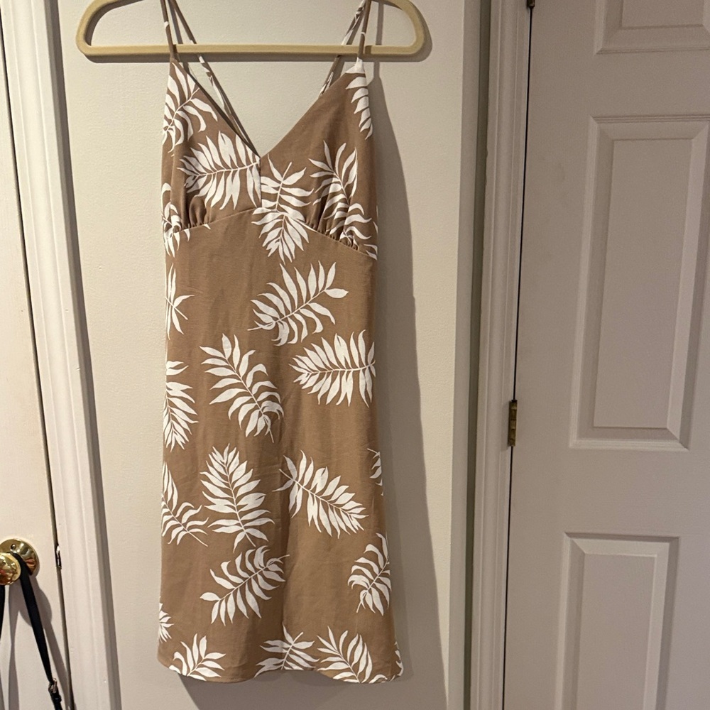 Mahina Tan and White Leaf Print Midi Dress